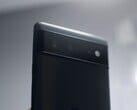 Задняя панель чёрного телефона Google Pixel с характерным для серии Pixel 6 блоком камер