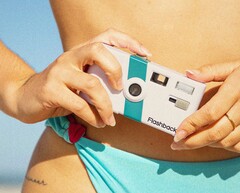 One35 V2 выглядит как аналоговая компактная камера, но имеет цифровую матрицу. (Источник изображения: Flashback)