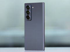 Ожидается, что Galaxy Z Fold7 будет иметь дизайн Galaxy Z Fold Special Edition, на фото. (Источник изображения: Fenibook)