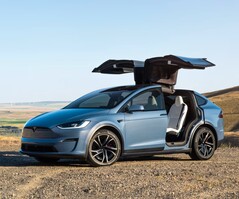 Электрический внедорожник Tesla Model X (Источник изображения: Tesla)