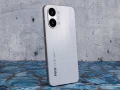 Модель Poco X8 выходит на рынок вслед за моделью X8 Pro Max, изображённой на фотографии.