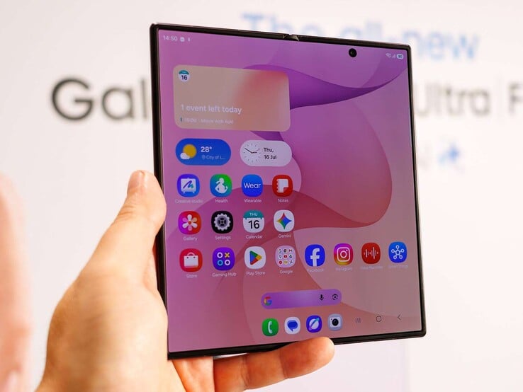 Внутренний экран Galaxy Z Fold 8 Ultra