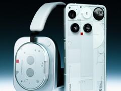 Наушники (1) и телефон (3) Nothing выйдут 15 июля, но Вы можете получить их на несколько дней раньше в физическом магазине Nothing. (Источник изображения: Nothing)