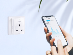 Миниатюрная умная Wi-Fi вилка Tapo P110M (на фото) получила версию Matter 1.3. (Источник изображения: Tapo, отредактировано)