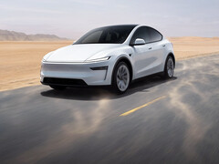 Новая модель 2026 года Tesla Model Y в цвете Pearl White с многослойным покрытием. (Источник изображения: Tesla)