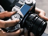 По имеющимся данным, выпуск преемника представленной на фотографии модели Fujifilm X-T5 задерживается.