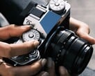 По имеющимся данным, выпуск преемника представленной на фотографии модели Fujifilm X-T5 задерживается.