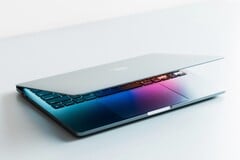 Появляется всё больше свидетельств о первом MacBook с сенсорным экраном.