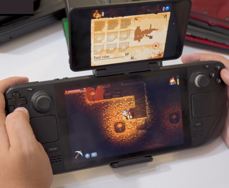 Steam Deck в паре с двухэкранным дисплеем Retroid показывает геймплей SteamWorld Dig на основном экране и внутриигровую карту на дополнительном. (Источник изображения: GameXData с YouTube)
