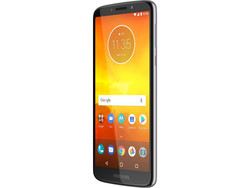 На обзоре: Motorola Moto E5. Тестовый образец предоставлен Motorola