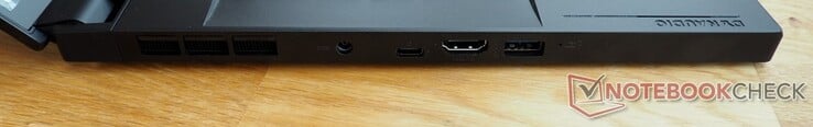 Левая сторона: разъем питания, Thunderbolt 4, HDMI 2.1, USB-A 3.2 Gen 2