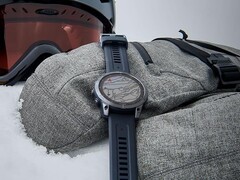 Смарт-часы Garmin Fenix 8 будут использовать другую технологию дисплея, чем Fenix 7 (вверху). (Источник изображения: Garmin)