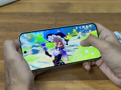 Игровая производительность не очень впечатляет в ранних игровых тестах. На фото: Pixel 10 XL под управлением Genshin Impact. (Источник изображения: TechDroid)
