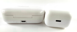 Mi AirDots Pro заряжаются через micro-USB, а FreeBuds Lite – через разъём USB Type-C