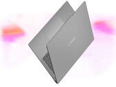 IdeaPad Slim 5i Ultra поступит в продажу в июне 2026 года. На снимке: промо-картинка, демонстрирующая тонкий дизайн ноутбука.