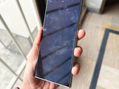Samsung Galaxy S24 Ultra уже демонстрирует неприглядное обесцвечивание дисплея у некоторых пользователей (Источник изображения: @xeetechcare, X)