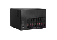 NAS-компьютер XYC X108 может поддерживать до 144 ТБ памяти благодаря восьми отсекам для дисков. (Источник изображения: AliExpress)