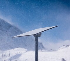 Приемник Starlink в снегу (Источник изображения: SpaceX)