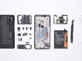 В моделях Redmi K40 камеры сделаны легко заменяемыми (Изображение: XYZone)