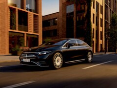 Обновленный Mercedes EQS получил технологию 800 вольт, больший запас хода и новую настройку программного обеспечения.