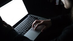 UNC6692 использует функции внешнего взаимодействия Microsoft Teams, чтобы выдать себя за сотрудников службы технической поддержки ИТ-отдела и доставить пользовательский набор вредоносных программ.