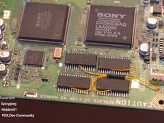 PlayStation 1 с модификацией, увеличивающей объем оперативной памяти до 16 МБ