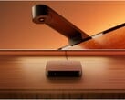 Philips Hue Play Screen Sync с камерой «рыбий глаз» (вверху) и устройством синхронизации Play HDMI 4K (внизу).