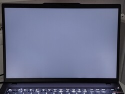 Практически полное отсутствие кровоточивости подсветки (здесь показано улучшенное изображение)