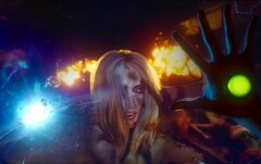 Скриншот Judas показывает женщину, прислонившуюся к стеклу