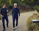 Генеральный директор компании Apple Тим Кук и его преемник Джон Тернус.