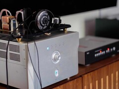 ATH-ADX7000 - это самые высококлассные открытые наушники Audio-Technica. (Источник изображения: Kyle для Den-Fi.com)