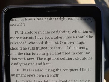 Скругленные углы обрезают текст.