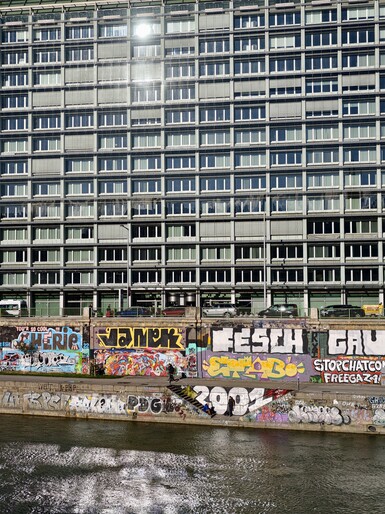 Vivo 50 мм кроп с 35 мм основной камеры.