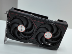 Представленная здесь модель Sapphire Pulse RX 9060 non-XT - это довольно маленькая карта. (Источник изображения: Technosaurus на YouTube, отредактировано)