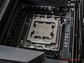 Ryzen 7 9800X3D придет на смену 7800X3D 7 ноября. (Источник изображения: Notebookcheck)