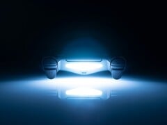 Компания Sony оснастила контроллер DualShock 4 для PS4 широкой горизонтальной световой полосой — функцией, которая была исключена из контроллера DualSense для PS5.