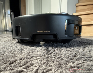 Шасси может слегка приподниматься на коврах