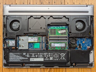 ZBook Fury 16 G11 / металлическая пластина снята