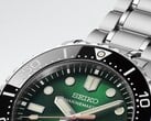 Крупный план Seiko Marinemaster HBF003J1 с зелёным циферблатом с отделкой «солнечные лучи»,