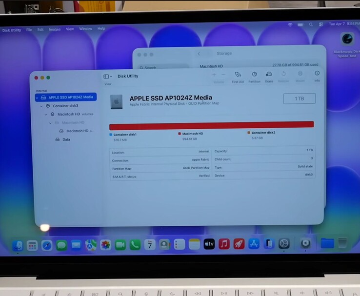 Дисковая утилита MacBook Neo показывает Apple SSD AP1024Z с объемом памяти 1 ТБ