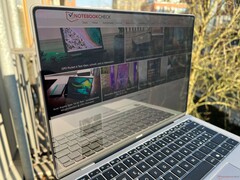 Читабельность экрана на улице