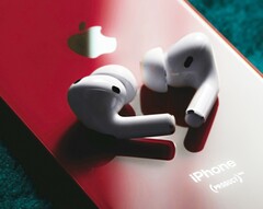 Третье поколение Apple AirPods Pro, как утверждается, сможет измерять частоту сердечных сокращений и температуру кожи. (Источник изображения: Омид Армин)