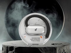 Наушники soundcore V40i поставляются в комплекте с прозрачным зарядным футляром (на фото). (Источник изображения: CellphoneS)