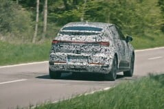 После первоначальных эскизов новый Audi A2 e-tron появился в реальной жизни в камуфляжной пленке во время тестовых поездок по льду и снегу на севере Швеции и в аэродинамической трубе.