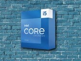Сообщается, что компания Intel наращивает объемы производства старых процессоров, таких как представленный на фотографии Core i5 13-го поколения, с целью преодоления дефицита оперативной памяти.