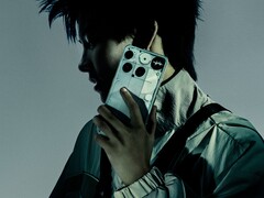 Телефон Nothing (3) изображен в белом цвете. (Источник изображения: Nothing)