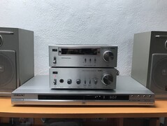Этот стереопроигрыватель Aiwa послужил прямым источником вдохновения для создания аппаратного обеспечения (Источник изображения: Rodmg via Hackaday)
