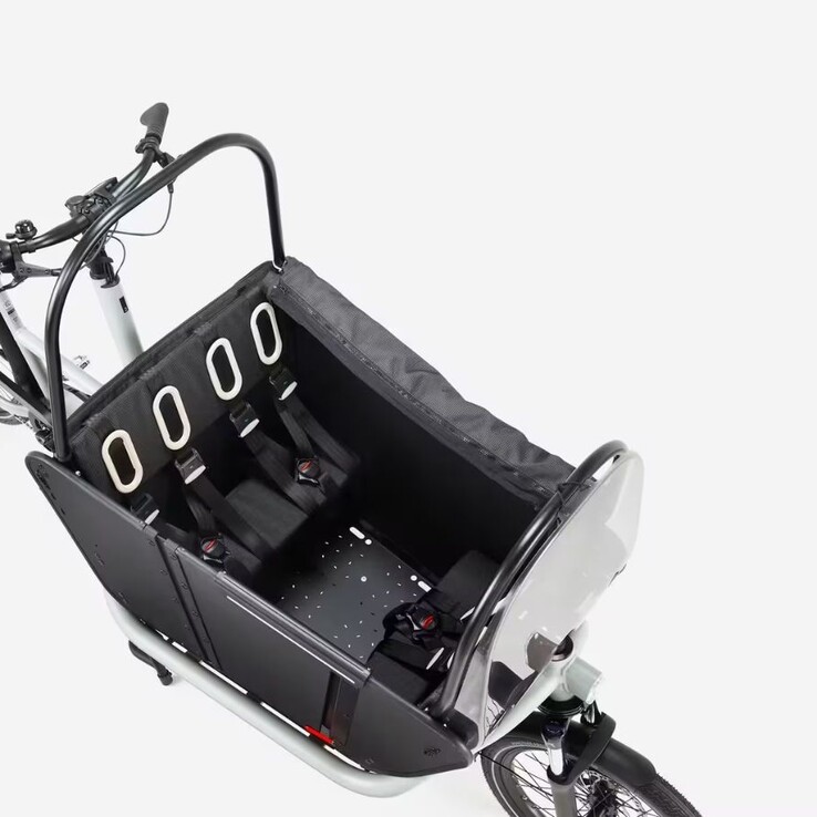 Электрический семейный грузовой велосипед Decathlon Btwin F900E в белом полярном цвете (Источник изображения: Decathlon)