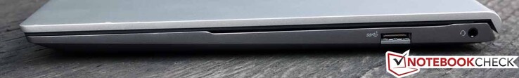 Справа: USB 3.2 Gen 1 (за откидной крышечкой), аудио 3.5 мм