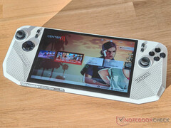 MSI Claw A8 стоит $1 149. На снимке: фотография, показывающая переднюю часть игрового портативного компьютера. (Источник изображения: Notebookcheck)